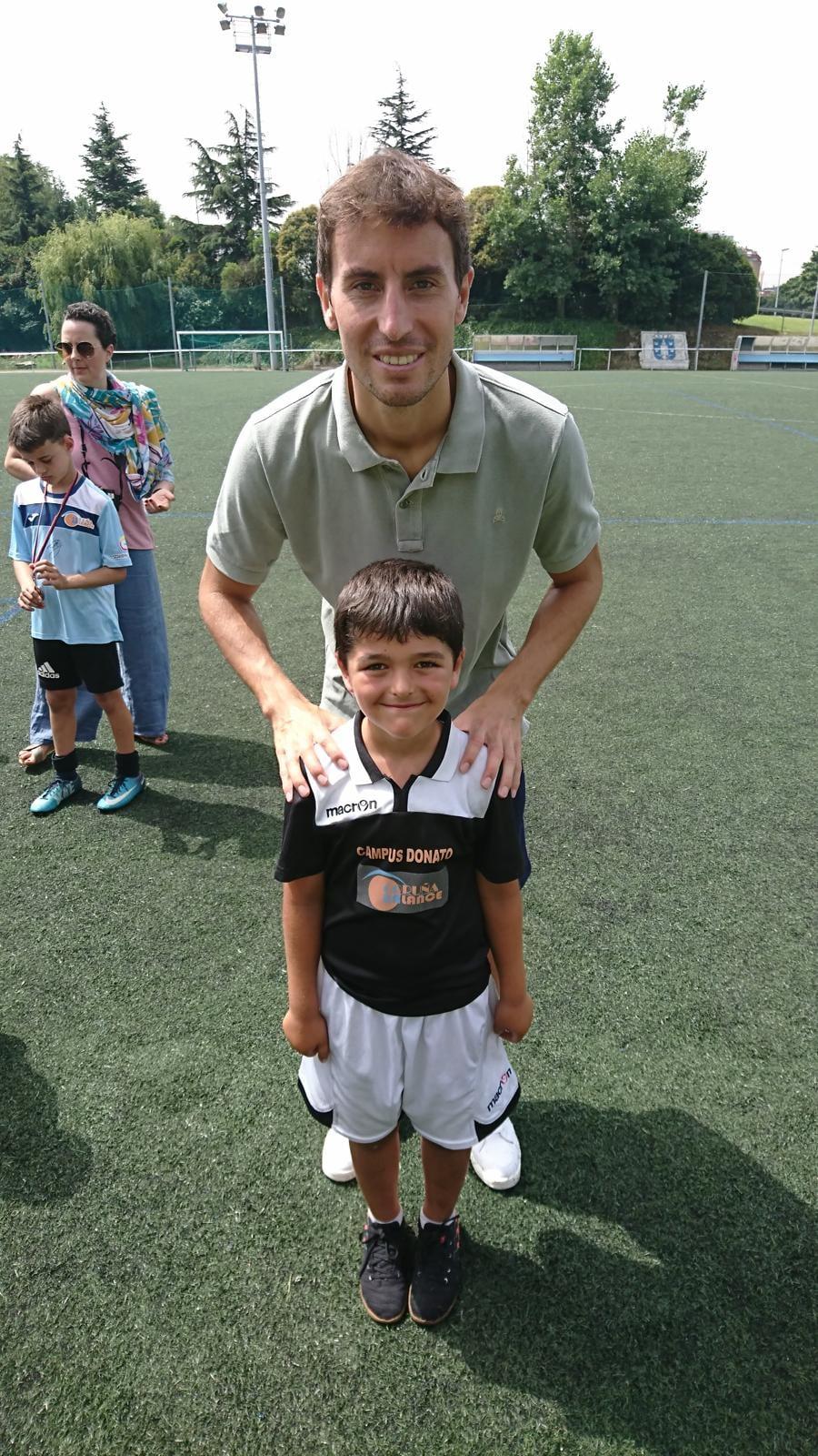 Encuentro con un jugador profesional invitado al Campus Donato