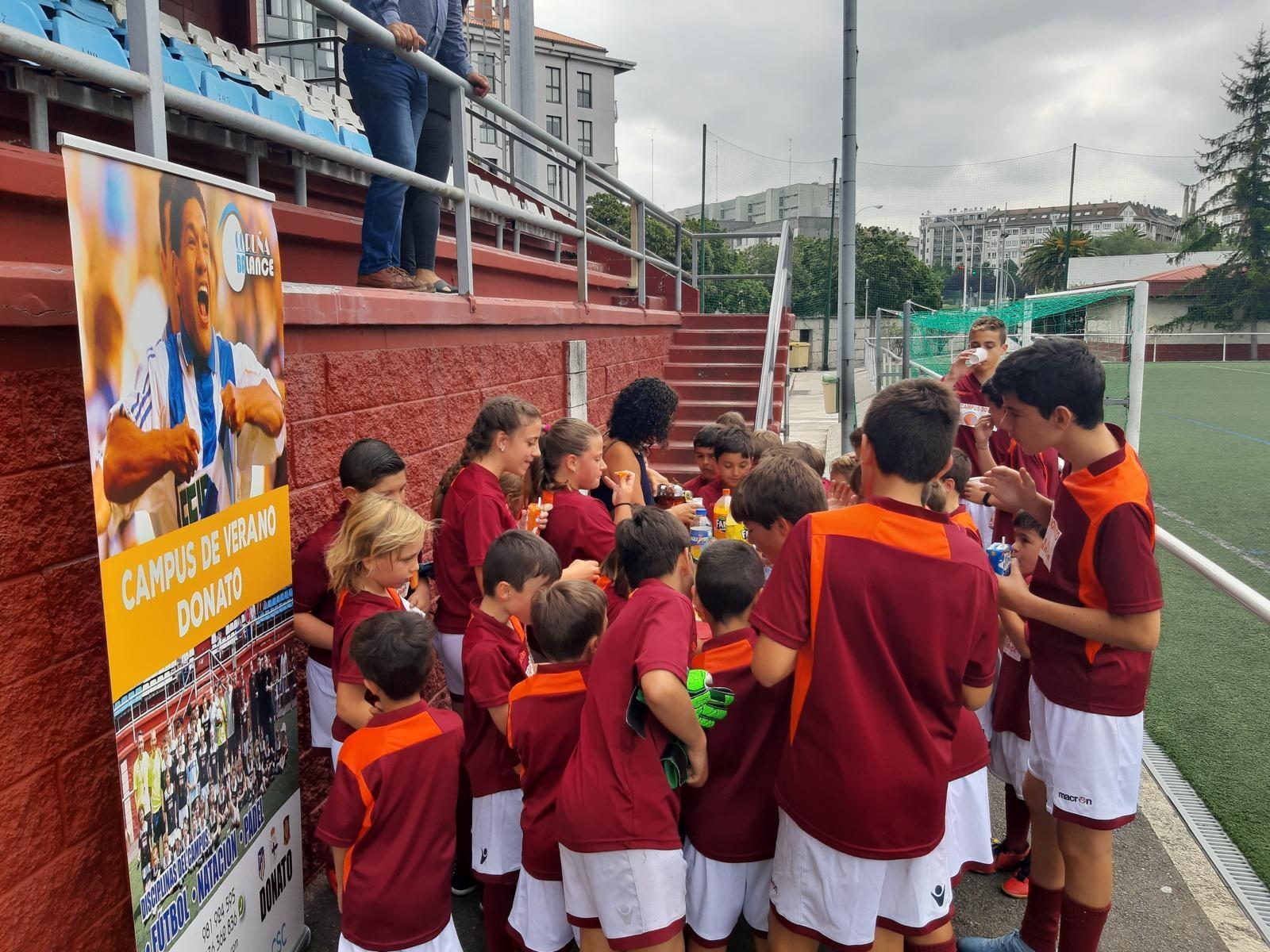 Equipo del Campus Donato IX en Coruña — campamento de fútbol con tecnificación