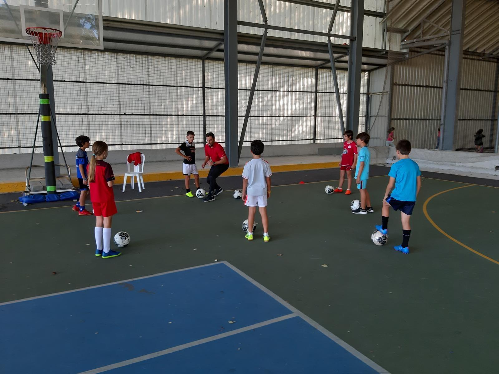 Entrenamiento de coordinación y técnica en el Campus Donato